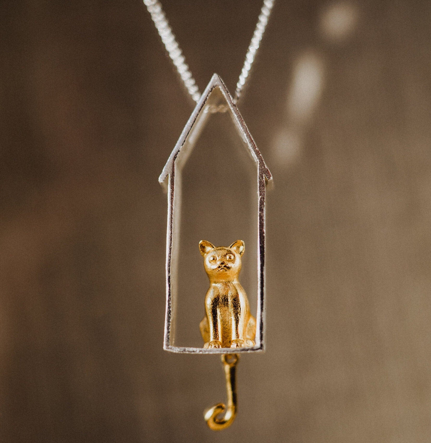 Cat Pendant Necklace | www.sparklingjewellery.com